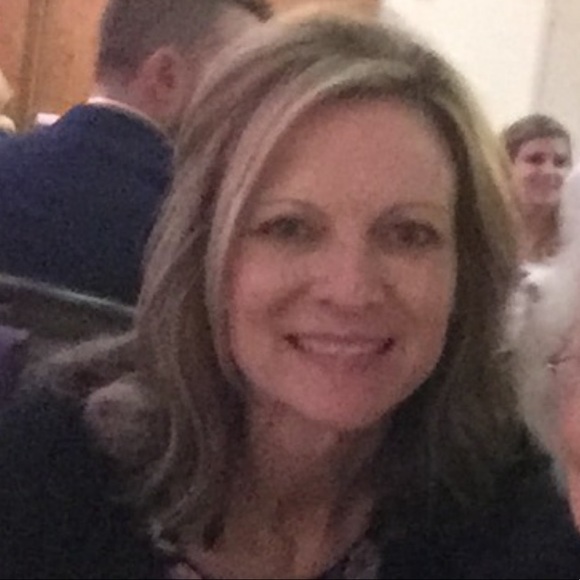 Meet your Posher, Denise - Picture 2 of 2